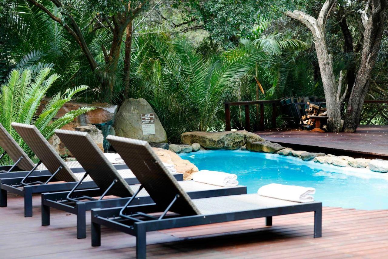 Amakhosi Safari & Lodge *