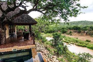 Lodge Amakhosi Safari &