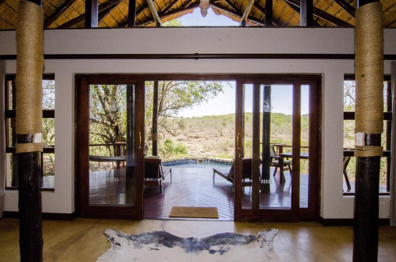 Lodge Amakhosi Safari & *