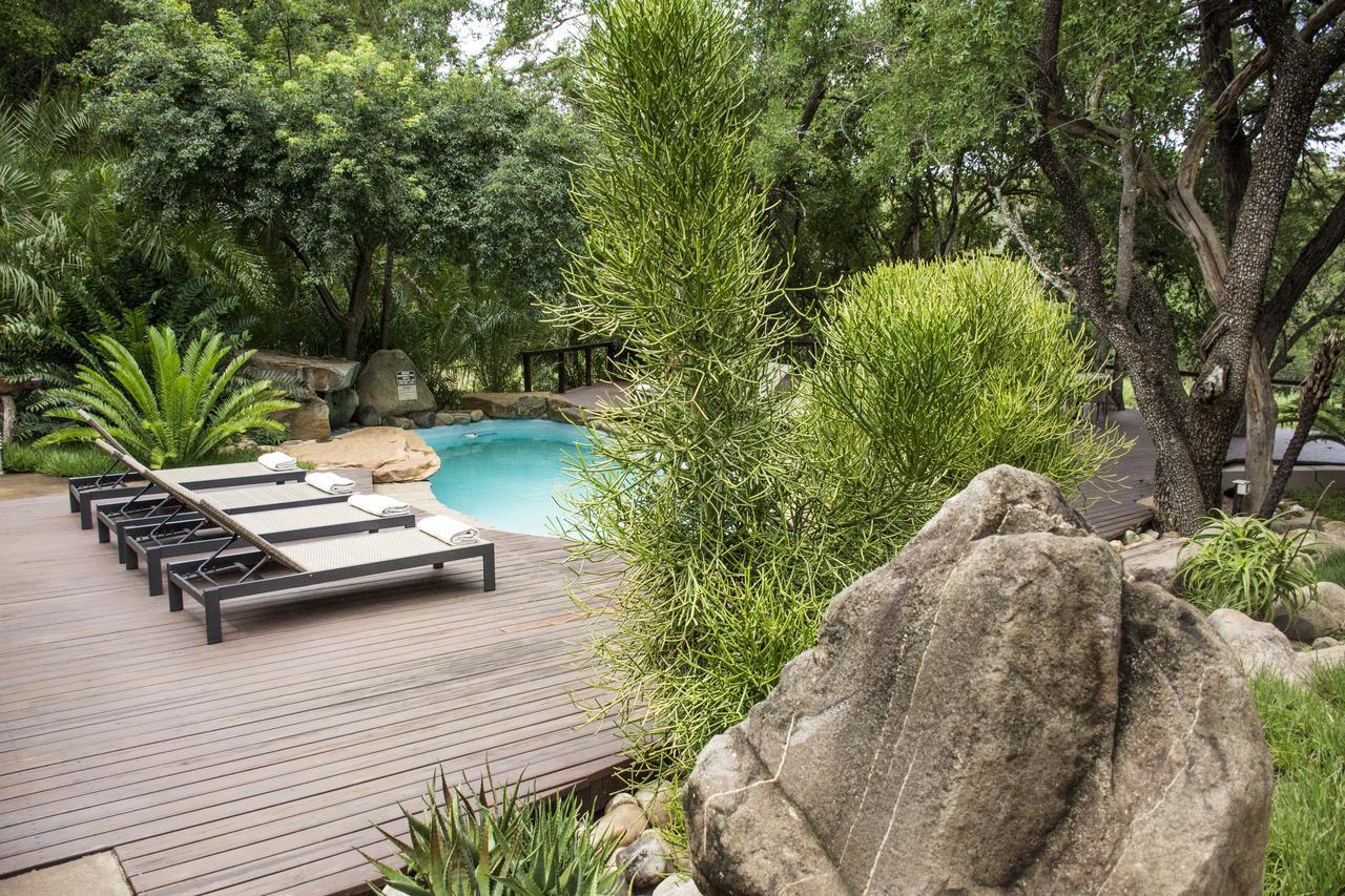 Lodge Amakhosi Safari &